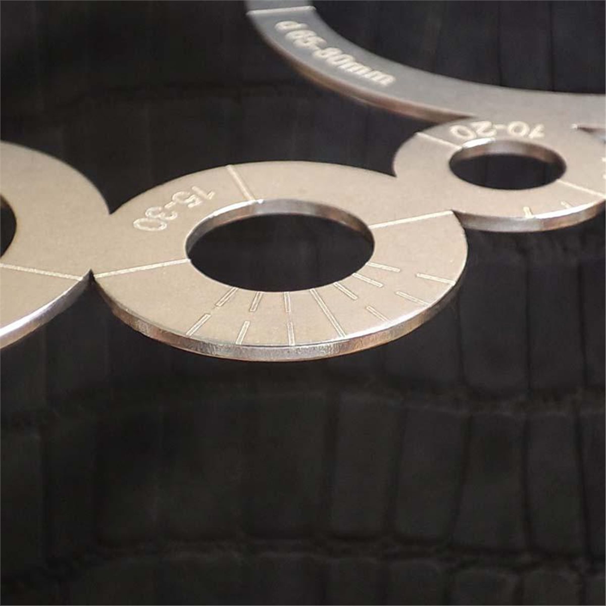 Leatherwork Essentials - Penggaris Pemotong Sudut Kulit dengan Pemotong
