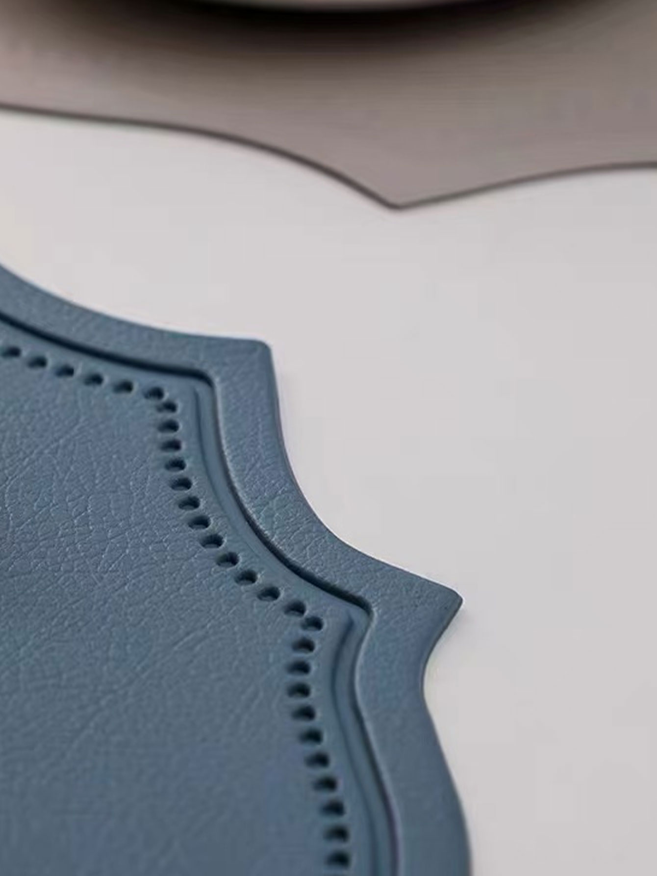 Alas Meja Makan Kulit Gaya Ins - Leatherwork Desk ulasan dan harga